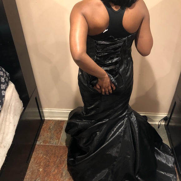 Last year Prom Dress - Picture 4 of 5